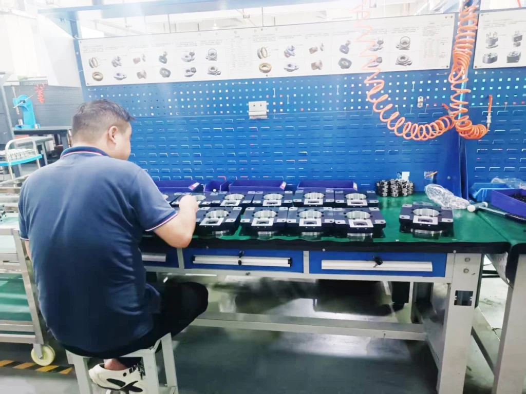 Rotary table assembly workstation with hollow rotary units